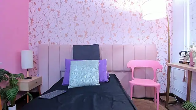 amber-hill online show from October 11, 2025, 3:13 pm