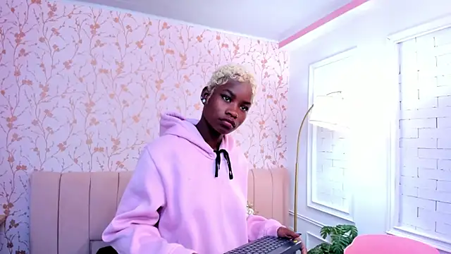 Snapshot of amber-hill chatting on February 12, 2026, 5:07 am amber-hill online show from February 12, 2026, 5:07 am