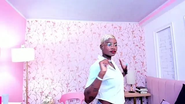 Snapshot of amber-hill chatting on February 16, 2026, 7:12 pm amber-hill online show from February 16, 2026, 7:12 pm