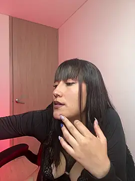 Snapshot of hitomi_arata chatting on July 6, 2026, 8:33 pm hitomi arata online show from July 6, 2026, 8:33 pm