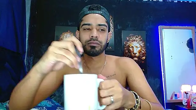 ryanse hot online show from October 31, 2025, 7:32 pm