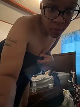 Snapshot of SexyHoneyRedd chatting on September 19, 2025, 11:47 am SexyHoneyRedd online show from September 19, 2025, 11:47 am