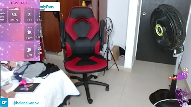 Snapshot of helenca43 chatting on October 25, 2025, 10:21 pm helenca43 online show from October 25, 2025, 10:21 pm