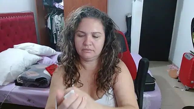 helenca43 online show from November 30, 2025, 8:48 am