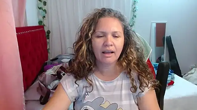 Snapshot of helenca43 chatting on October 24, 2025, 10:03 am helenca43 online show from October 24, 2025, 10:03 am