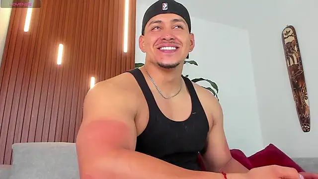 lucasanto  online show from December 18, 2025, 1:55 am