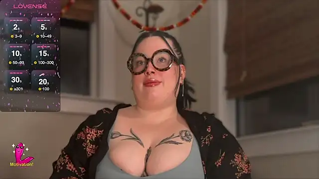 Snapshot of MissBika chatting on February 26, 2025, 6:19 am MissBika online show from February 26, 2025, 6:19 am