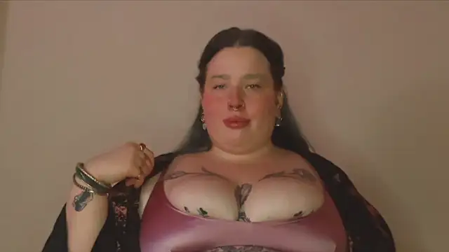 Snapshot of MissBika chatting on December 14, 2025, 9:53 pm MissBika online show from December 14, 2025, 9:53 pm