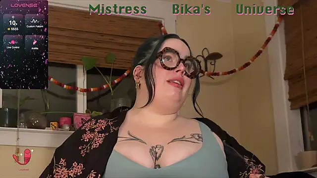 Snapshot of MissBika chatting on February 13, 2025, 2:56 am MissBika online show from February 13, 2025, 2:56 am