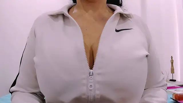 Snapshot of valeriasexxx chatting on May 11, 2026, 3:18 pm valeriasexxx online show from May 11, 2026, 3:18 pm
