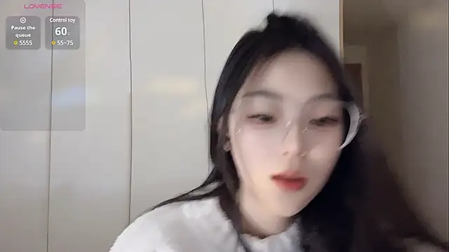 Snapshot of Sweet-Angel999 chatting on February 15, 2025, 6:33 pm Sweet-Angel999 online show from February 15, 2025, 6:33 pm