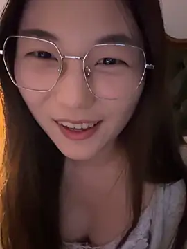 Snapshot of Sweet-Angel999 chatting on May 20, 2026, 3:20 pm Sweet-Angel999 online show from May 20, 2026, 3:20 pm