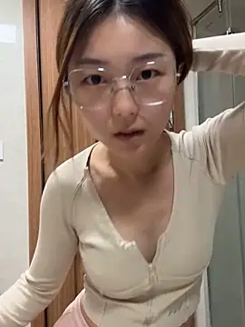 Snapshot of Sweet-Angel999 chatting on November 9, 2025, 6:23 pm Sweet-Angel999 online show from November 9, 2025, 6:23 pm