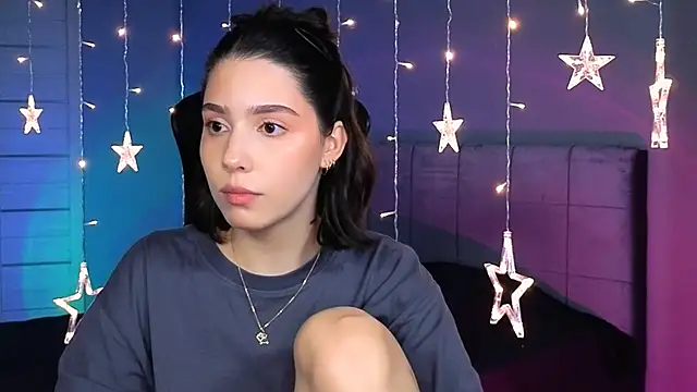 Stacy Gonzales  online show from October 15, 2025, 10:12 am