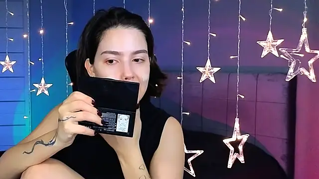 Stacy Gonzales  online show from November 2, 2025, 9:25 am