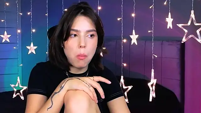 Stacy Gonzales  online show from October 9, 2025, 12:17 pm