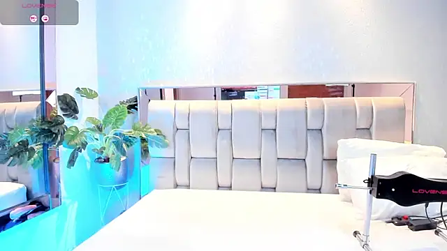 RoseTaylor   online show from October 11, 2025, 4:57 am