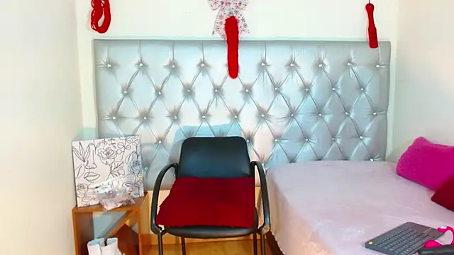 JessicaRabbit04 online show from November 25, 2025, 3:29 am