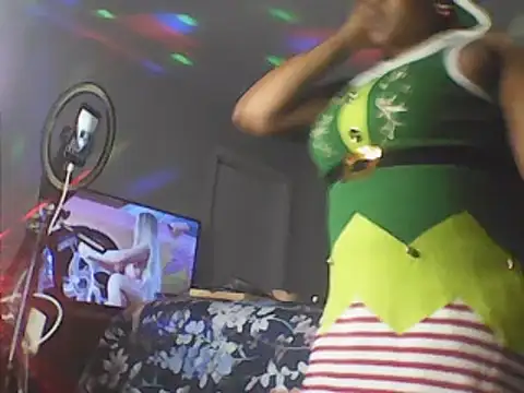 Snapshot of YourFaceMyThrone27 chatting on December 24, 2024, 2:54 am YourFaceMyThrone27 online show from December 24, 2024, 2:54 am