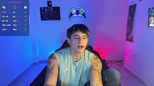 Snapshot of LuciferM_Star chatting on November 14, 2025, 2:48 am LuciferM Star online show from November 14, 2025, 2:48 am