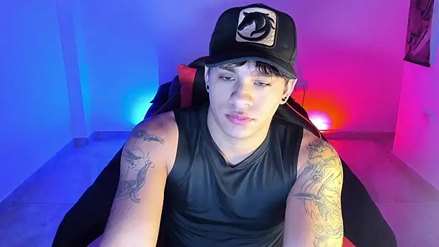 Snapshot of LuciferM_Star chatting on December 3, 2025, 2:34 am LuciferM Star online show from December 3, 2025, 2:34 am