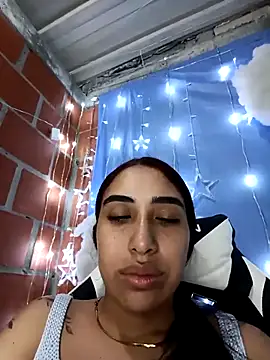 ifeelverywet andhot online show from November 27, 2025, 3:01 pm