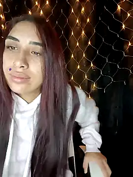 ifeelverywet andhot online show from November 8, 2025, 5:00 am