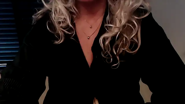 JenniLowen online show from October 12, 2025, 12:06 pm