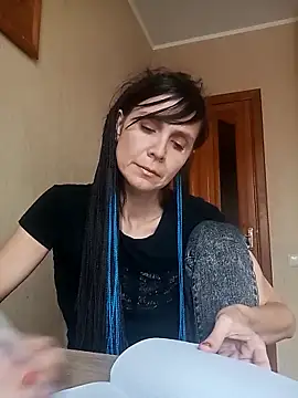 Snapshot of Francenia_lolis chatting on October 29, 2025, 7:40 am Francenia lolis online show from October 29, 2025, 7:40 am