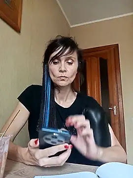 Snapshot of Francenia_lolis chatting on October 6, 2025, 9:32 am Francenia lolis online show from October 6, 2025, 9:32 am