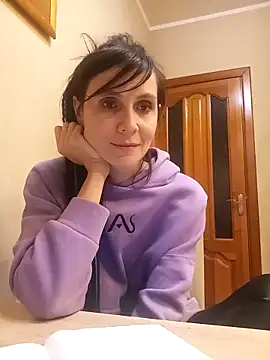 Snapshot of Francenia_lolis chatting on January 5, 2026, 6:44 pm Francenia lolis online show from January 5, 2026, 6:44 pm