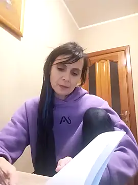 Snapshot of Francenia_lolis chatting on December 16, 2025, 6:17 am Francenia lolis online show from December 16, 2025, 6:17 am