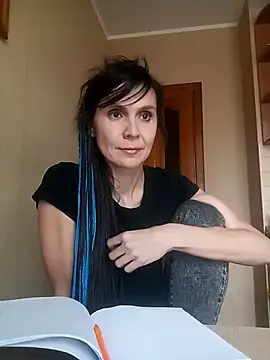 Snapshot of Francenia_lolis chatting on October 31, 2025, 8:11 am Francenia lolis online show from October 31, 2025, 8:11 am