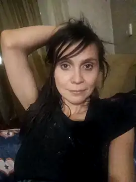 Francenia lolis online show from February 19, 2026, 8:28 pm