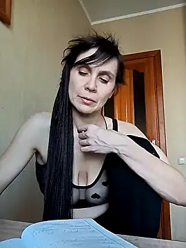 Francenia lolis online show from March 16, 2025, 10:33 am
