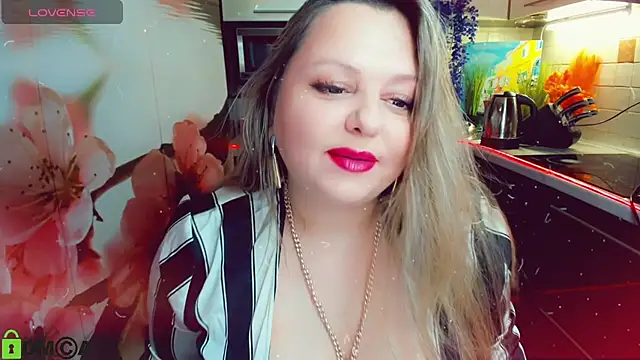 Snapshot of KlaraHoll chatting on February 10, 2026, 9:19 am KlaraHoll online show from February 10, 2026, 9:19 am