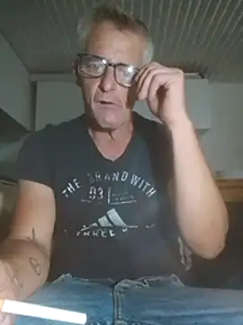 Snapshot of NICJOHNS chatting on February 9, 2026, 6:06 pm NICJOHNS online show from February 9, 2026, 6:06 pm