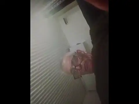 Snapshot of NICJOHNS chatting on February 11, 2026, 9:14 pm NICJOHNS online show from February 11, 2026, 9:14 pm