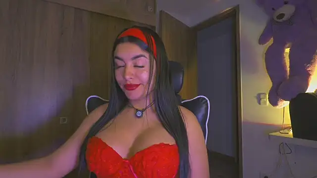 Snapshot of Layla_Nicols chatting on July 12, 2026, 3:18 am Layla Nicols online show from July 12, 2026, 3:18 am
