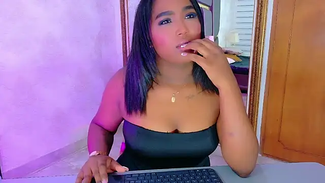AlejandraLeroy online show from September 27, 2025, 5:13 am
