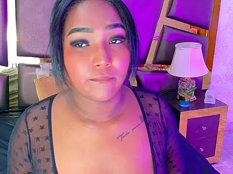 AlejandraLeroy online show from September 29, 2025, 5:25 am