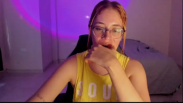 atenas 05  online show from December 4, 2025, 9:47 pm