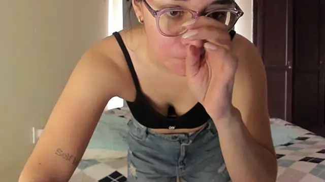 Snapshot of atenas_05_ chatting on June 14, 2026, 6:09 pm atenas 05 online show from June 14, 2026, 6:09 pm