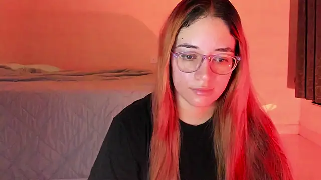 atenas 05  online show from April 15, 2026, 9:26 am