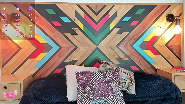 Snapshot of NaiirobiSwan chatting on November 18, 2025, 7:50 pm NaiirobiSwan online show from November 18, 2025, 7:50 pm