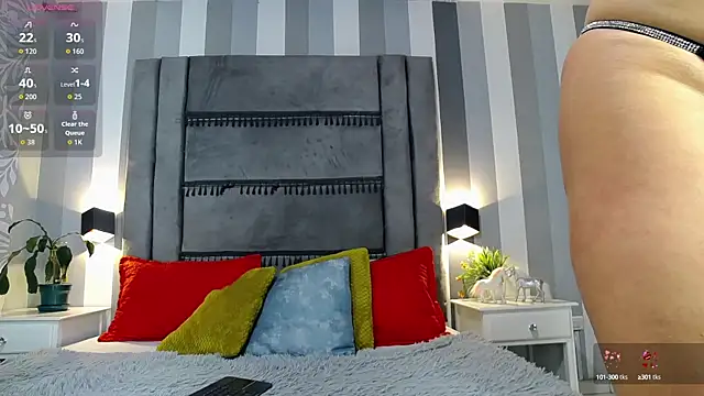 Snapshot of Julianewell chatting on October 9, 2025, 12:28 pm Julianewell online show from October 9, 2025, 12:28 pm