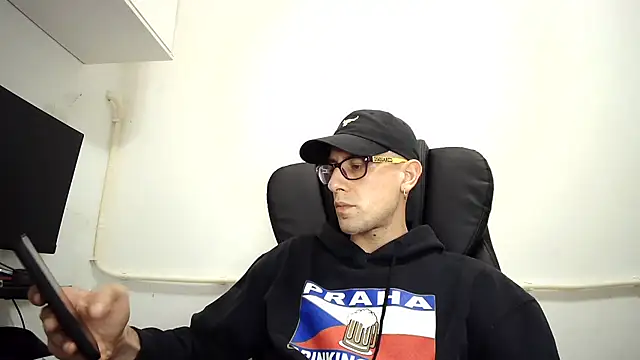 mikealcorleone online show from December 12, 2024, 4:21 pm