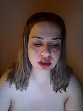 cansuozell online show from November 8, 2025, 8:01 pm