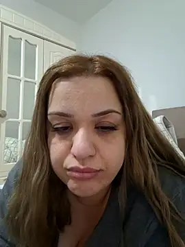 cansuozell online show from November 5, 2025, 9:07 pm