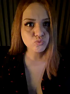 Snapshot of cansuozell chatting on February 24, 2026, 4:52 pm cansuozell online show from February 24, 2026, 4:52 pm